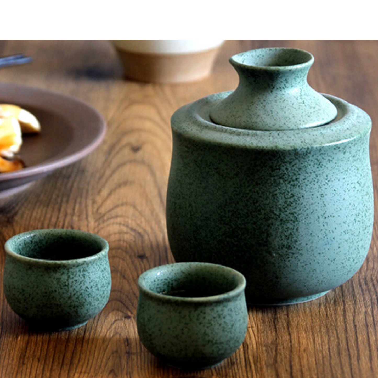 Authentic Mino-Yaki Porcelain Sake Set Bottle for Warm and Cold Sake Dual-Temperature with two Cups Ochoko Sakazuki Guinomi Traditional Japanese