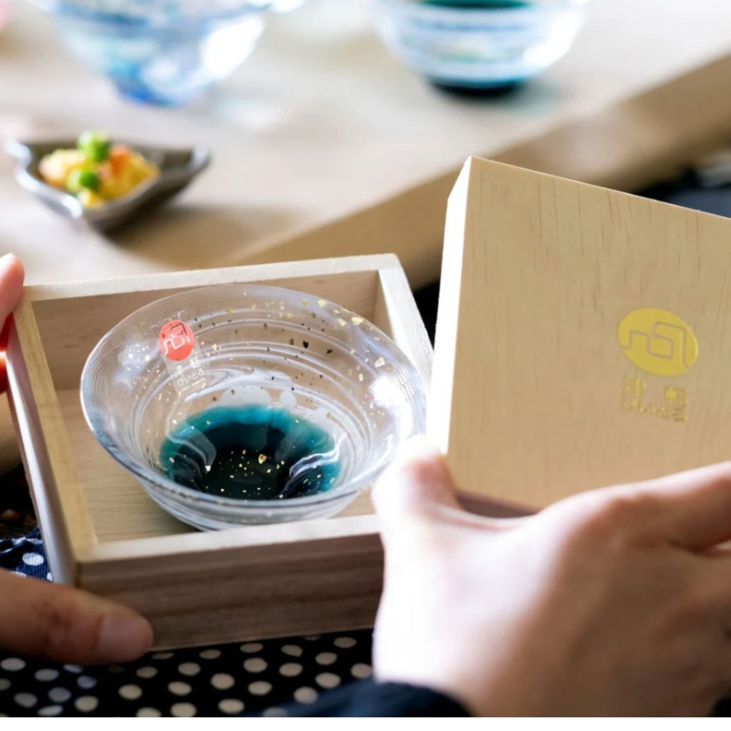 Tsugaru Vidro "Sayaka" Gold Leaf Sake Cup — Early Summer & Spring Blossom