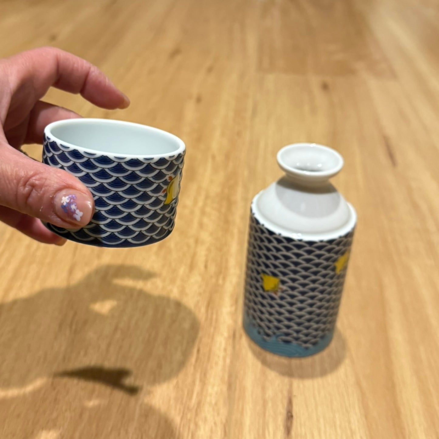 Kutani Sake Set – Tokkuri & Ochoko