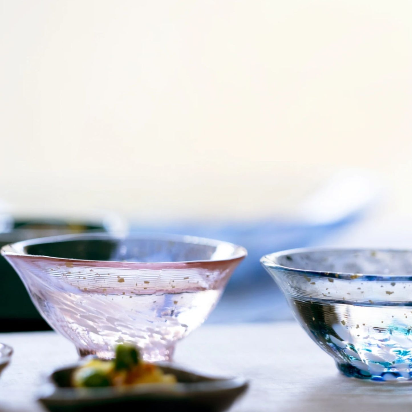 Tsugaru Vidro "Sayaka" Gold Leaf Sake Cup — Early Summer & Spring Blossom