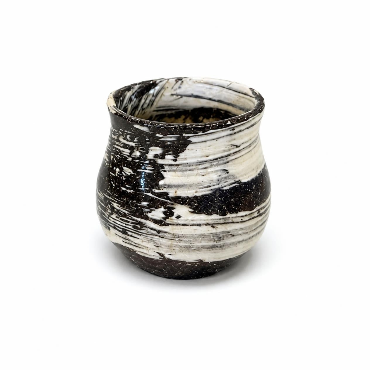 YoiYoi × Tojo Akitsugama | Brush‑Stroke Sake Cup (YoiYoi Exclusive Design)