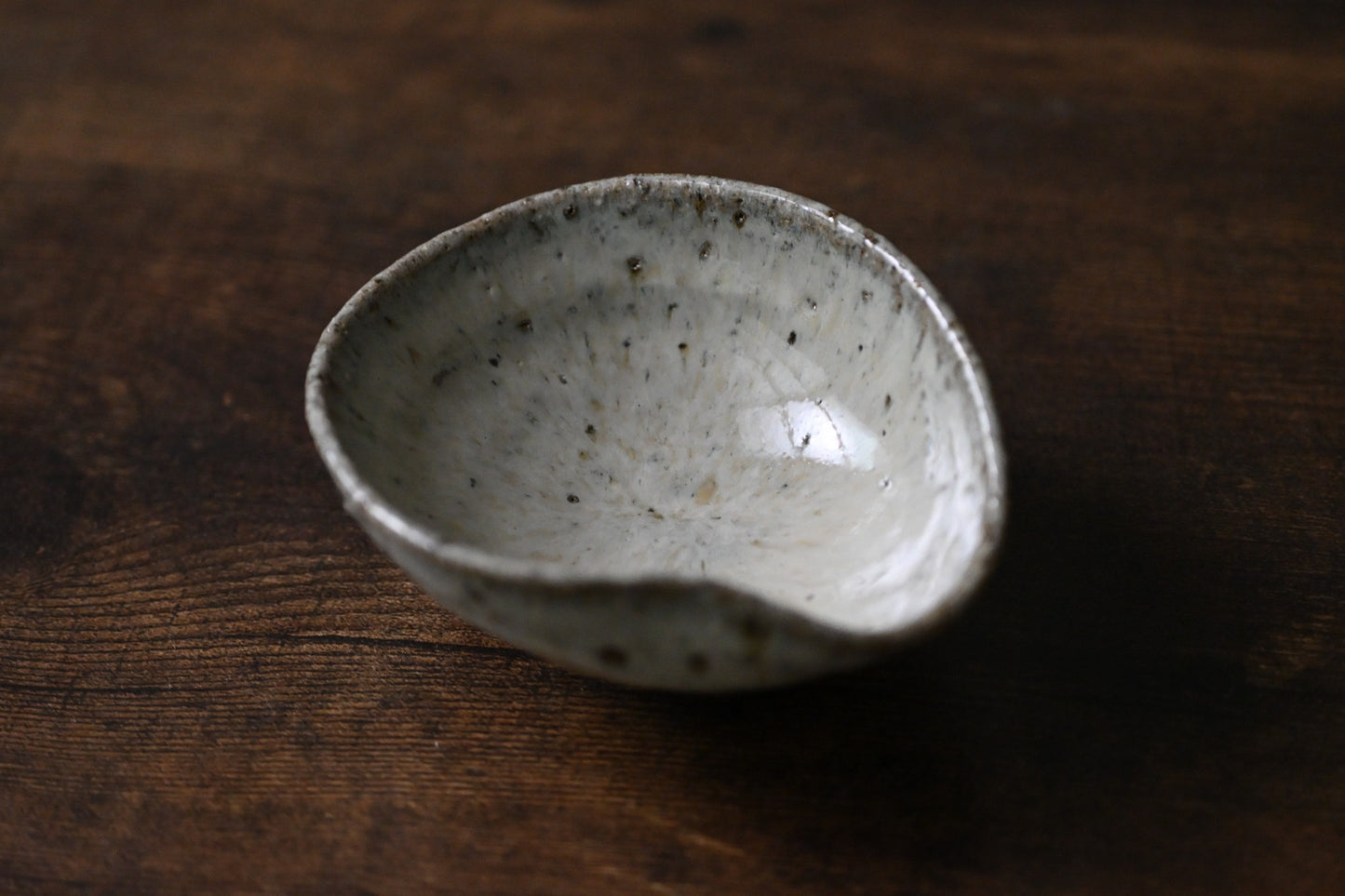 Rice‑Shaped Guinomi – Tojo Akitsu Kiln – Yamada Nishiki Sakeware | Made from Rice Field Clay & Straw Ash Glaze