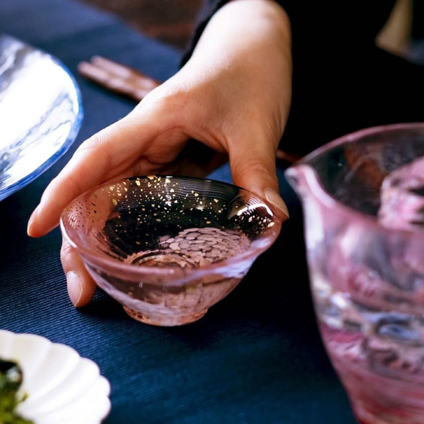 Tsugaru Vidro "Sayaka" Gold Leaf Sake Cup — Early Summer & Spring Blossom