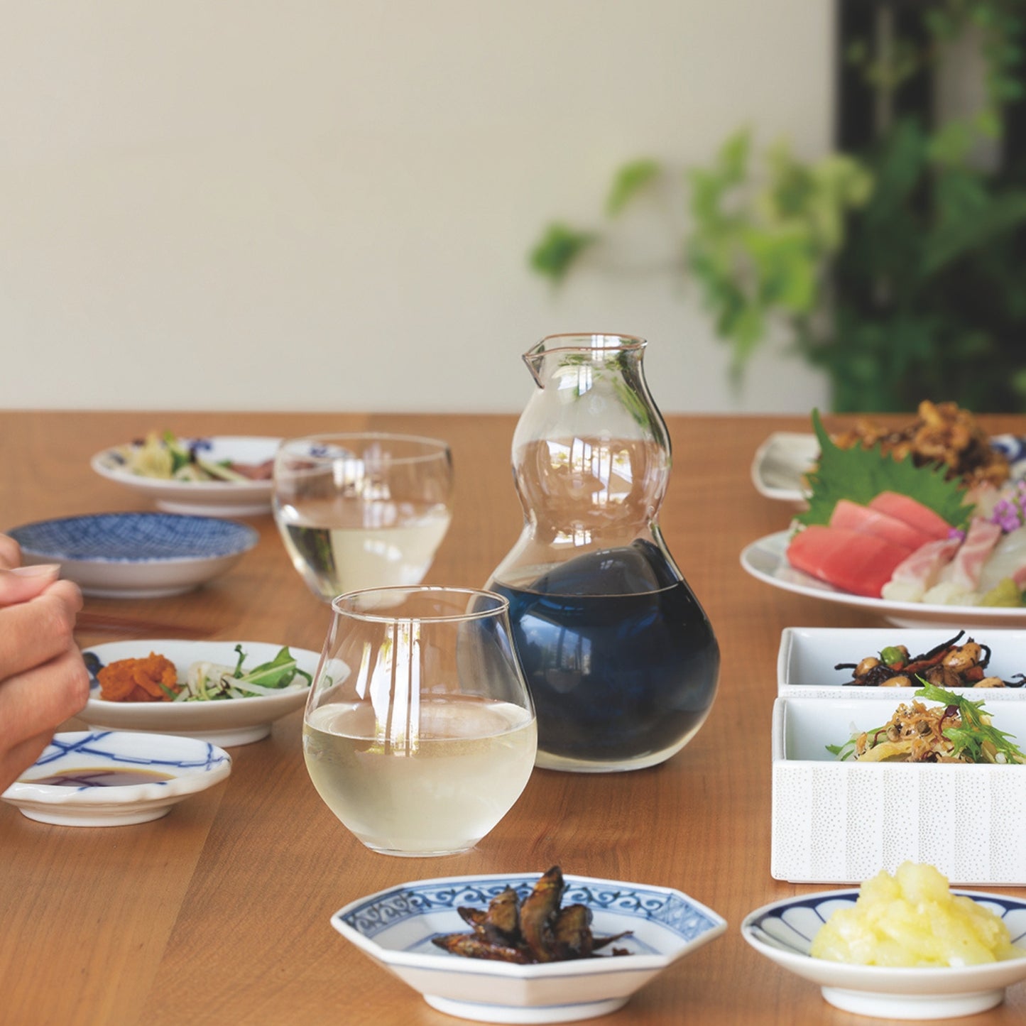 Glass Tokkuri Ice‑Pocket Cold Sake Bottle
