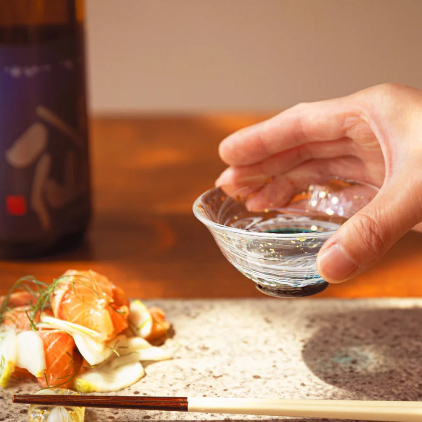Tsugaru Vidro "Sayaka" Gold Leaf Sake Cup — Early Summer & Spring Blossom